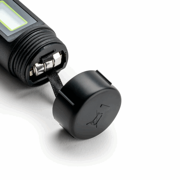 Milwaukee High Range Waterproof Conductivity Pen with ATC and Replaceable Electrode - Image 2