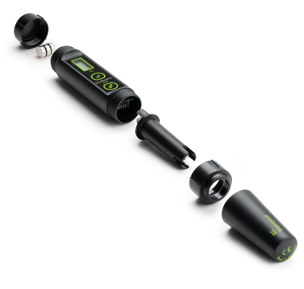 Milwaukee Low Range Waterproof Conductivity Pen with ATC and Replaceable Electrode - Image 3